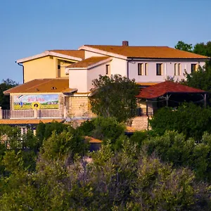 Alloggio per agriturismo Fattoria Terra E Libertà Contrada Maeggio
